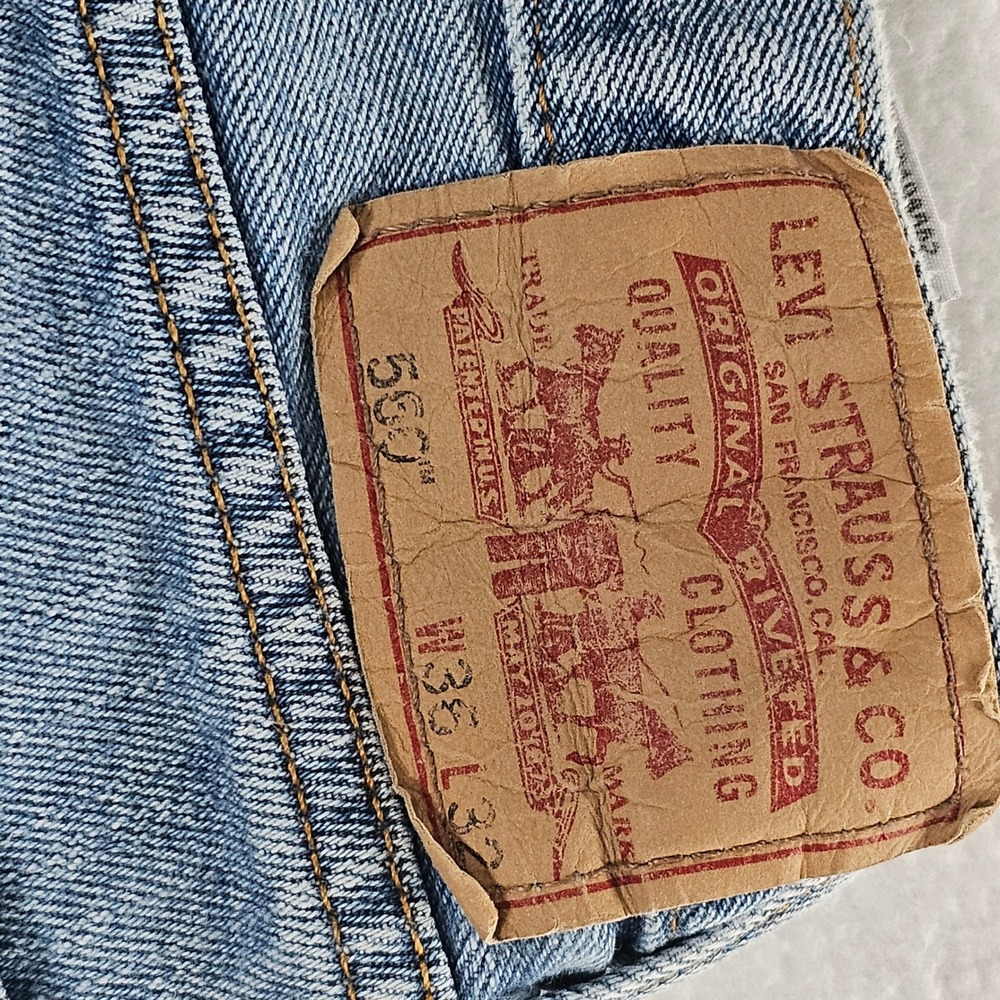 Aeropostale Mens Relaxed Fit Light Wash Denim Jeans 38x32 Blue 100% Cotton - Picture 10 of 10